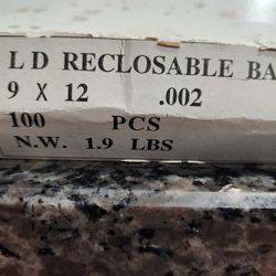 (1)- Box of Reclosable Clear Bags 9 x 12 W/W .002 mil.
100 pieces per box. N.W. 1.9 lbs. Opened Box. Cash 💸 only, please. Front door pick-up only, p