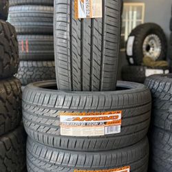 265/35ZR22 Set Of 4 Arroyo New Tires 