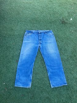 Fadec 2000s Levis Light Wash Button Fly Denim