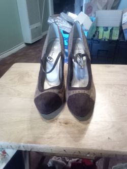 Women's shoes