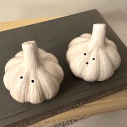 Vintage Garlic Salt And Pepper Shakers Kitchen Decor