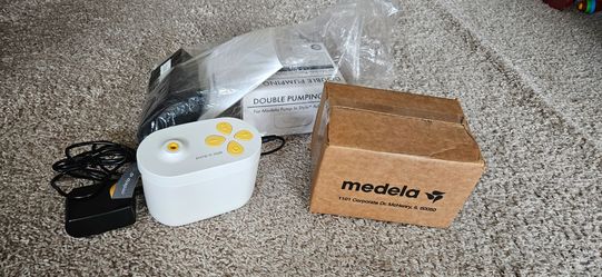 Medela Pump in Style with accessories