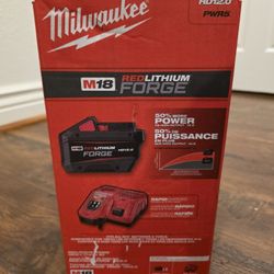 M18 12 Forge Battery With Rapid Charger 260