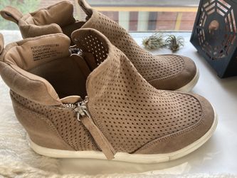 Brown Boots Shoes Size 8 Zip Up