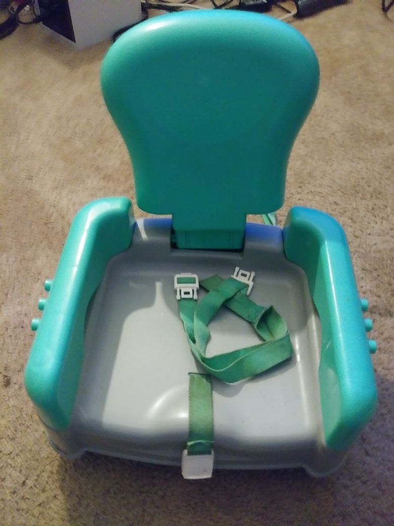 Kids booster chair