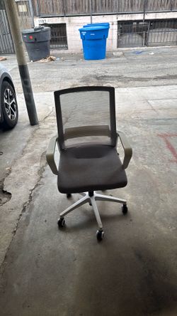 Very light nice computer chair