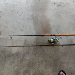 Six Rivers Made By BROWNING 8 Ft Two-piece Fishing Rod With A Avenger Av40 Fishing Reel