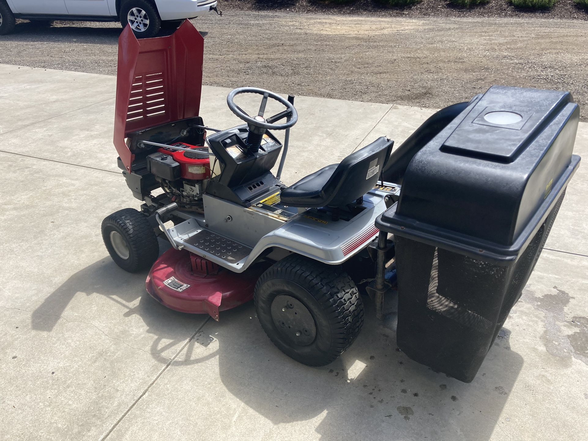 Limited Edition Montgomery Ward Riding Mower Montgomery Ward 1996 Lawn  Tractor Color Sales Brochure Sabre Yard