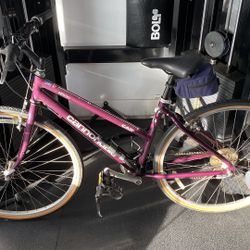 Cannondale H300 16” Hybrid Road Bike 7 Speed