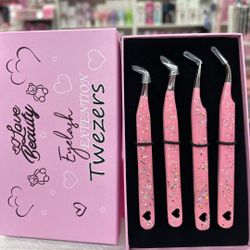 lash tweezers