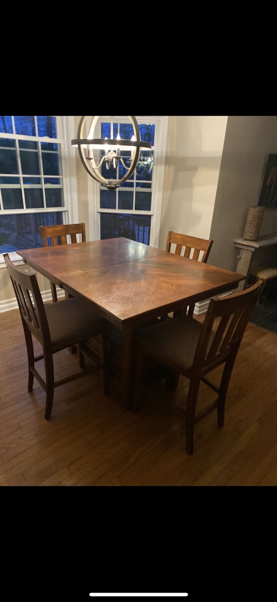 Table With 4 Chairs