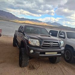 Vendo Toyota Tacoma Jalabien Ac Titulo Linpio Solo Interesado 