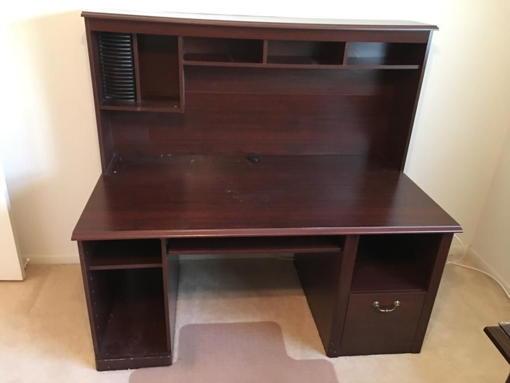 Desk with hutch in good condition