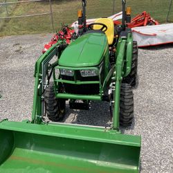 John Deere 3038E Utility Tractor With Loader