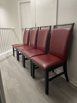 Set of 4 Red Leather Rooms To Go Dining Room Side Chairs w