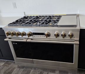 Monogram Stove48 Inch Wide Ft. Natural Gas Professional Range with 6 Burners + Free new 48" hood.