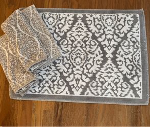 Bathmat and Towel set
