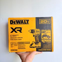 DEWALT 20V MAX XR Drill/Driver Kit DCD801QQ2