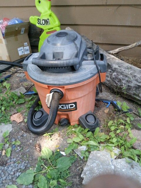 Ridgid Shop Vac 12 Gallon" Read Description