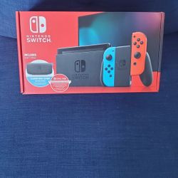 Nintendo Switch Con 12 Meses De Membresía Online Y Case