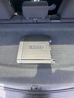 Hertz Hcp 1D monoblock subwoofwer amp