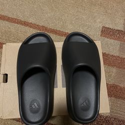 adidas Yeezy Slide Onyx Size 11 Deadstock