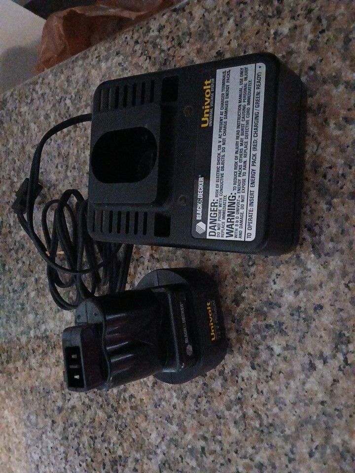 Univolt Universal Voltage System Charger With Battery Black And Decker