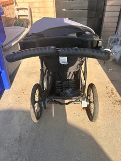 JOGGING STROLLER