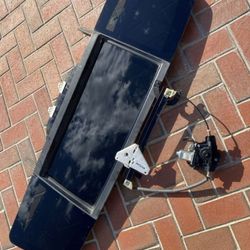 Nissan Titan Rear Window