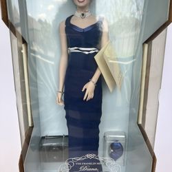 The Franklin Mint Diana Princess of Wales Porcelain Portrait Doll Blue Dress