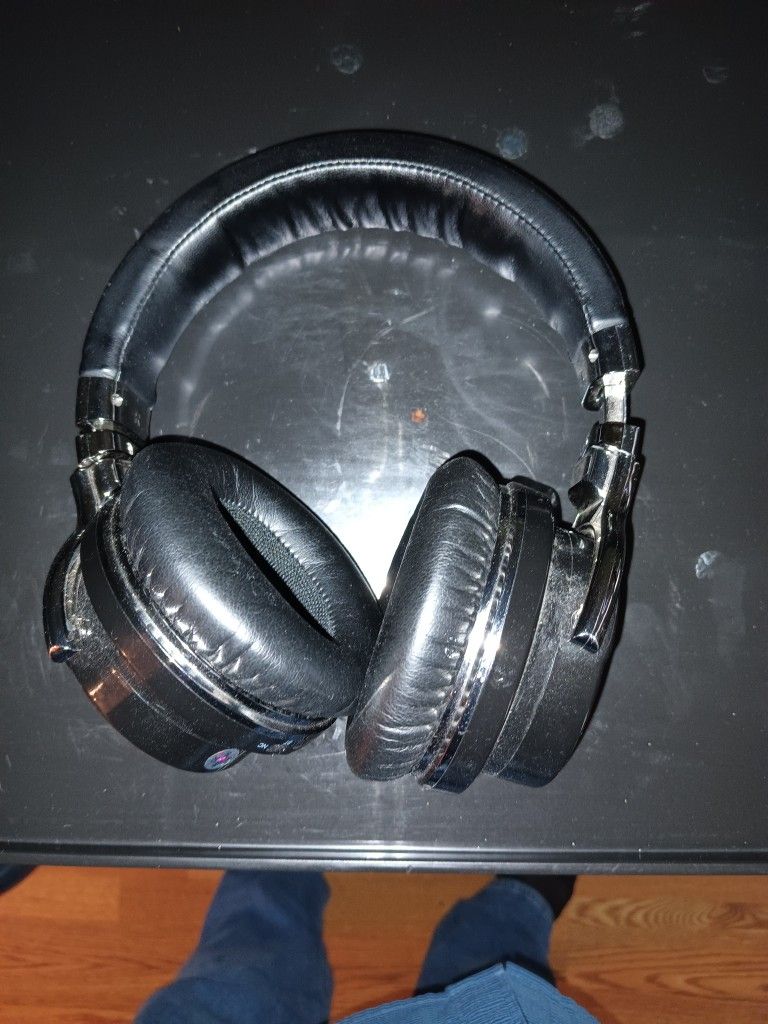 Noise Cancelling Headphones