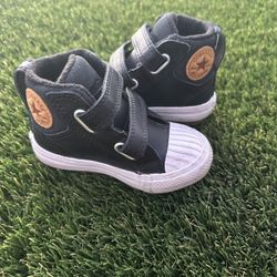 Converse toddler boys size 5 high top
