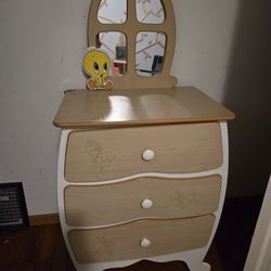 Looney Tunes Dresser 