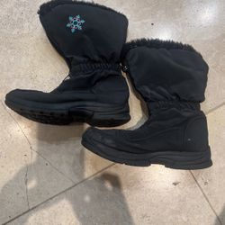 Girls Size 2 Black Snow Boots