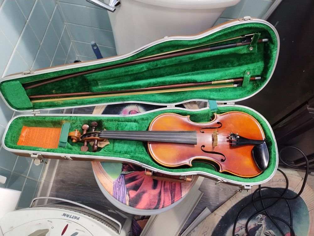 1966  E. R. Pfretzschner Violin Copy of Antonius Stradivarius