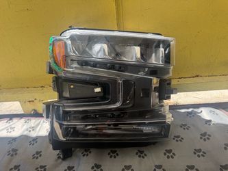 2019-2021 CHEVY SILVERADO RH HEADLIGHT OEM