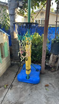 Free kids basketball court