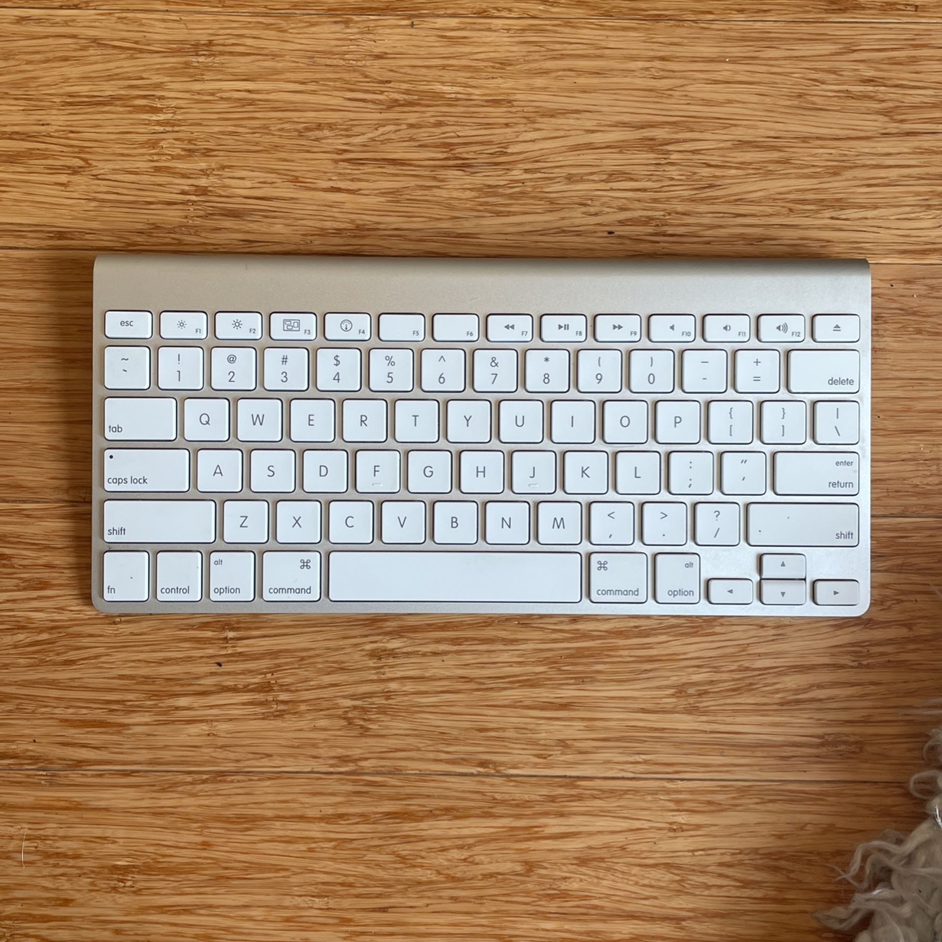 Apple Wireless Bluetooth Keyboard Silver