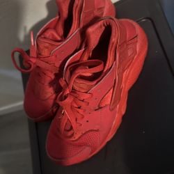 Red Nike Huarache US 7 