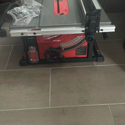 MILWAUKEE CORDLESS TABLE SAW (SAW ONLY)