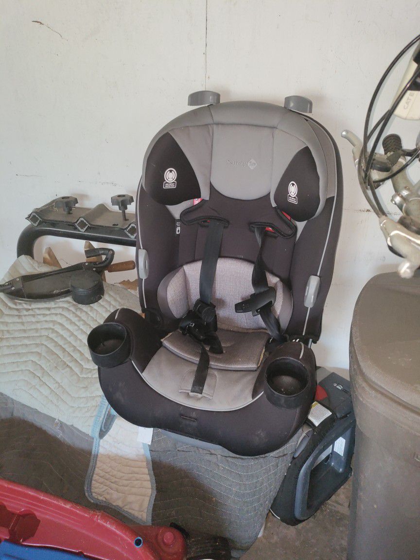 Safety First Car Seat Nice Shape Delivery Available
