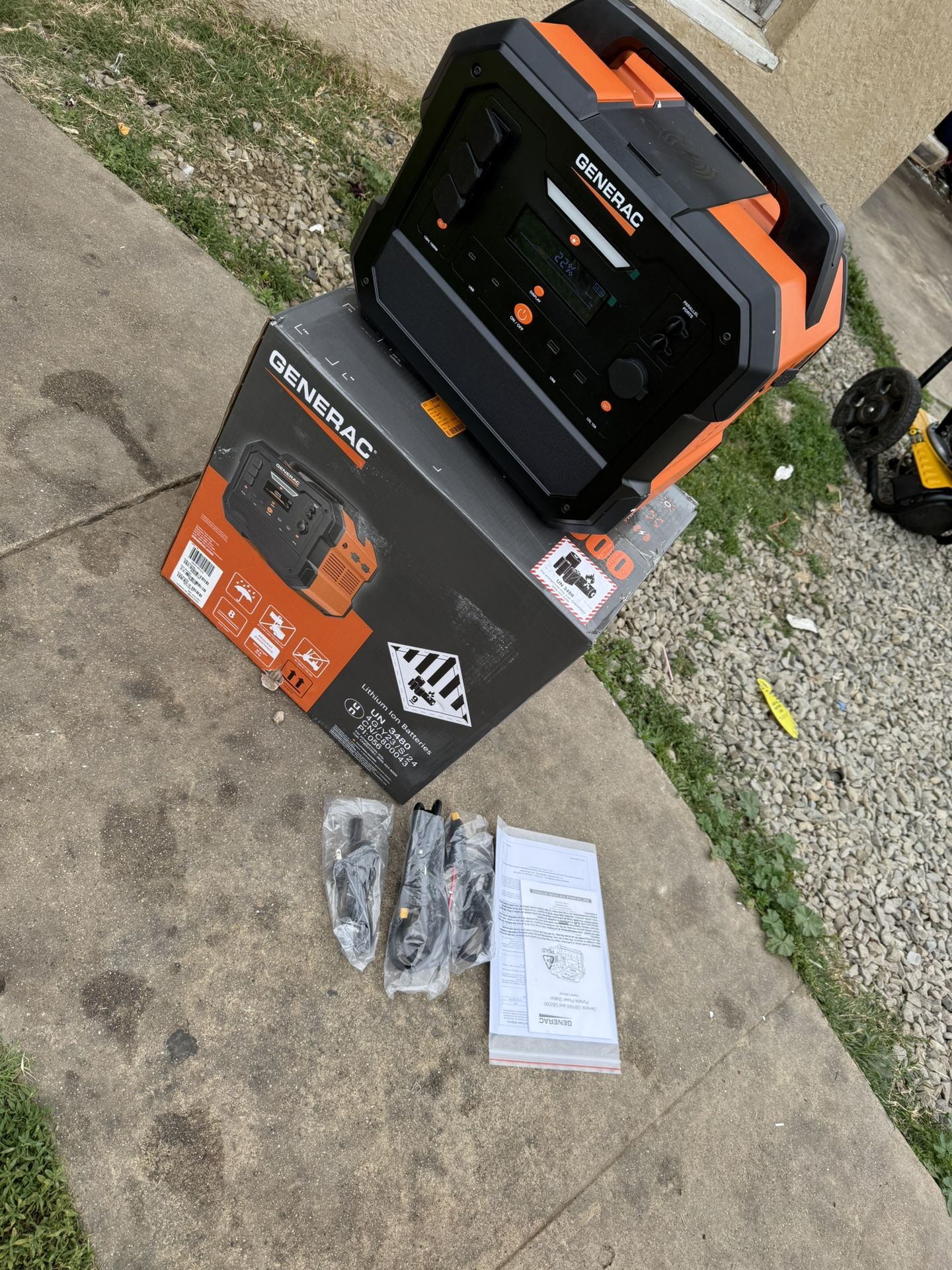 Generac 1600W Output / 3200 Peak 2106Wh Portable Battery Power Station with Push Button Start and Solar Charging - GB2000