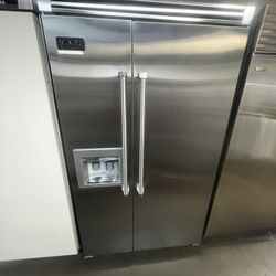 VIKING 48”WIDE BUILT IN STAINLESS STEEL REFRIGERATOR SIDE BY SIDE 