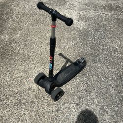 Allek 3-wheel Scooter