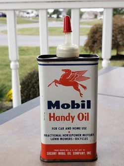Collectible Vintage Mobil Handy Oil Four Fluid Oz. Handy Oiler Can