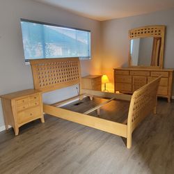 Five piece queen size bedroom set