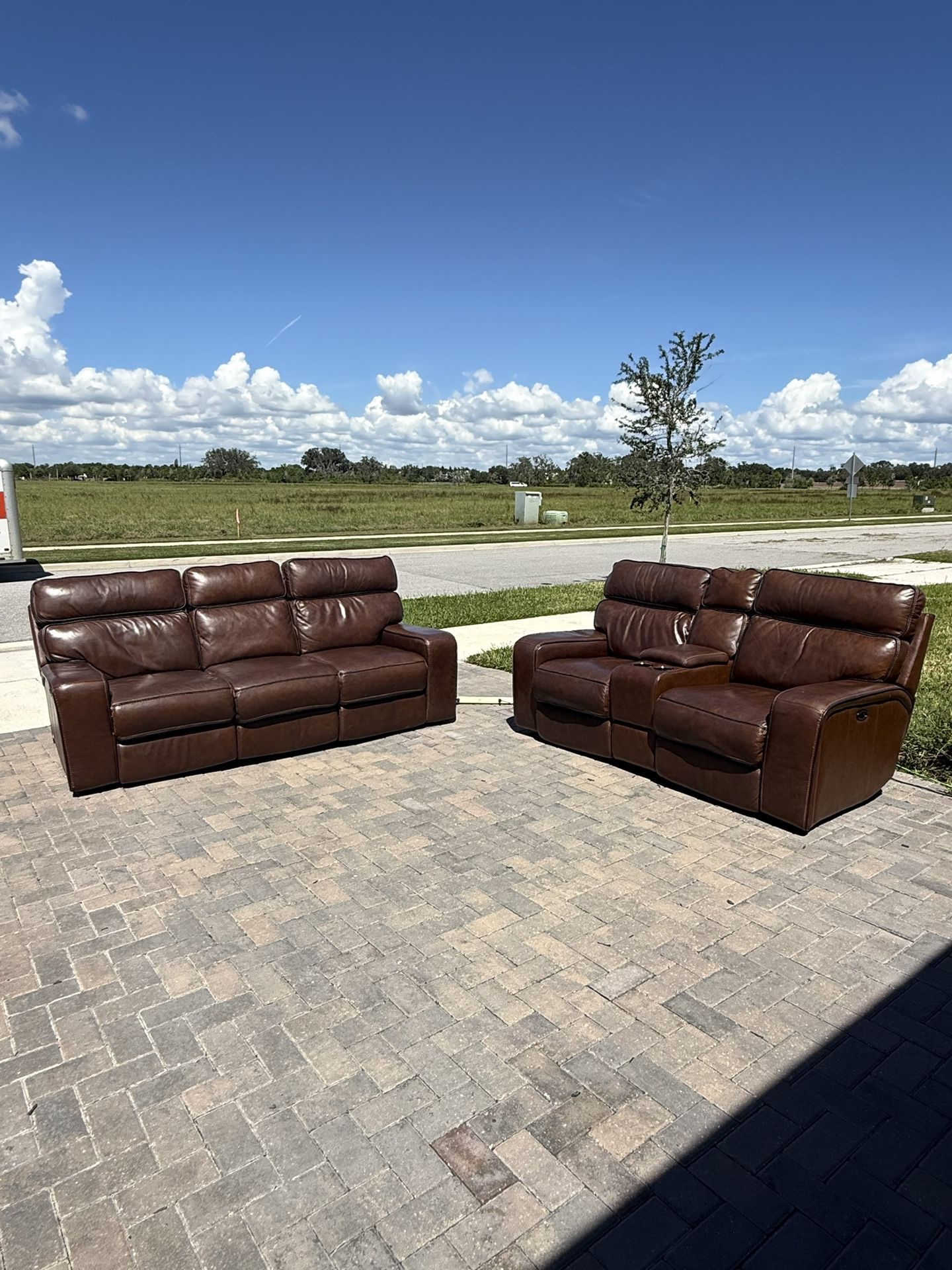 Free Delivery. Leather Electric Couch Set
