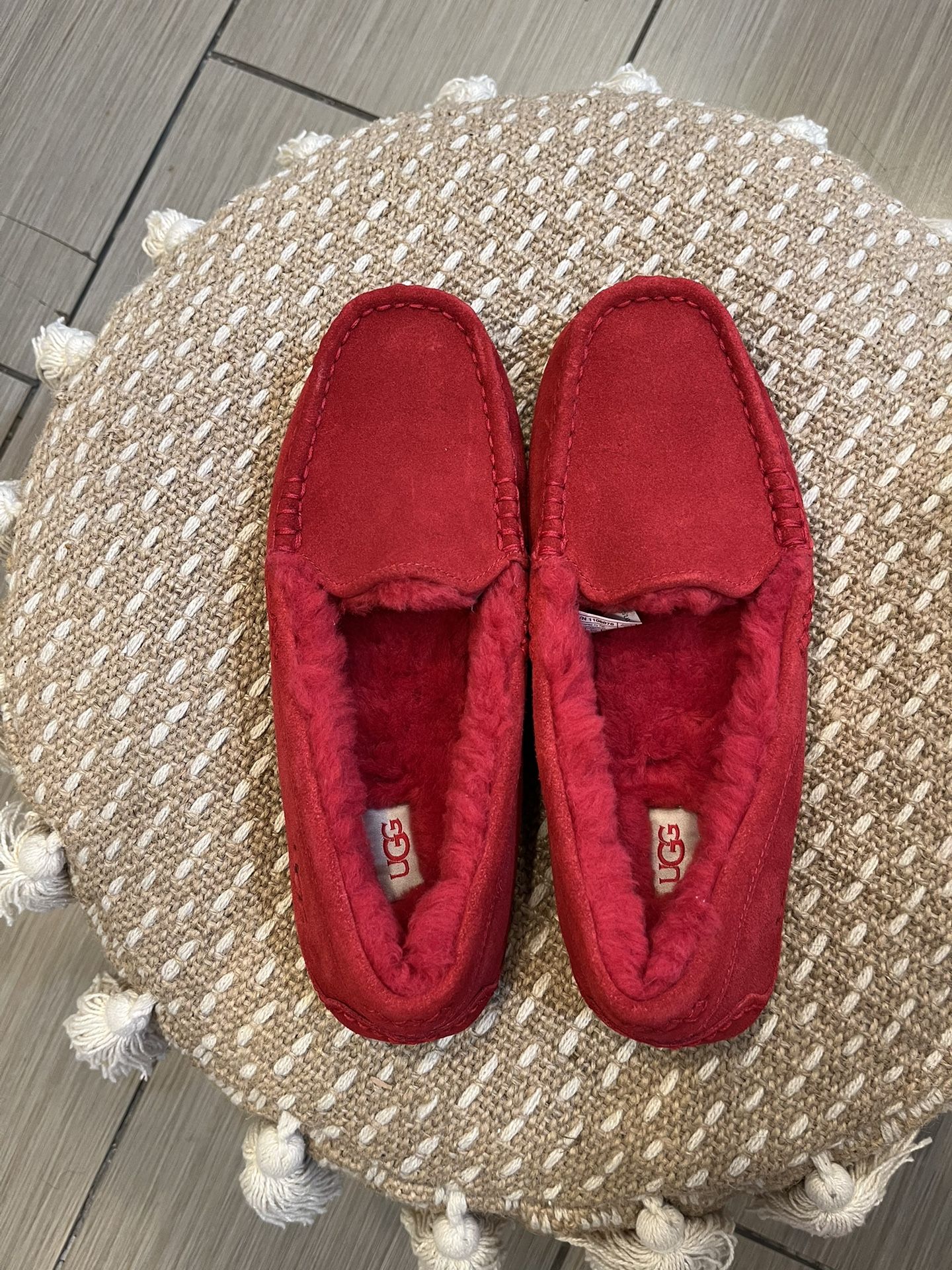 Uggs Slippers size 10 Brand New