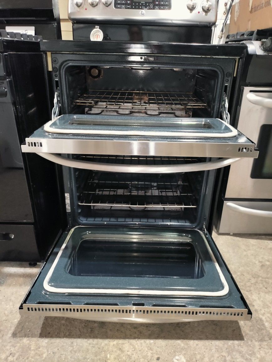 Stainless Steel GE Electric Stove ( Double Oven) for Sale in Snellville