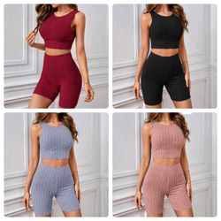 New Women’s 2 Piece Set Size Small 